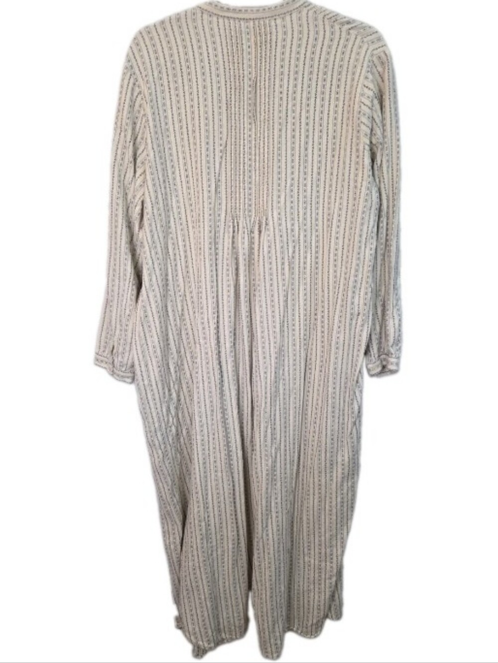 VTG LL Bean Cotton Dobby Nightgown Pintuck Pleats Size Large Cream Blue Cottage - Picture 2 of 11